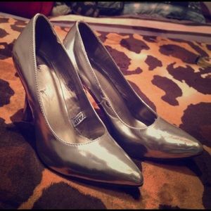 Mossino silver heels
